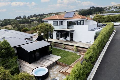 Photo of property in 5b Madeley Road, Mount Pleasant, Christchurch, 8081