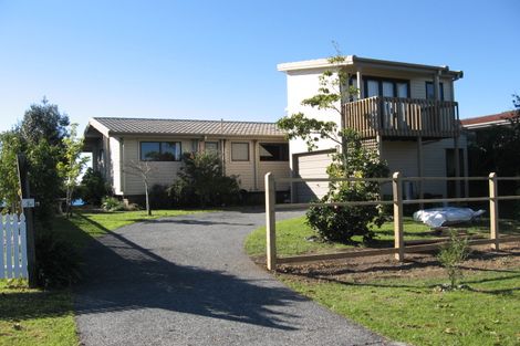 Photo of property in 11 Russell Heights, Russell, 0202