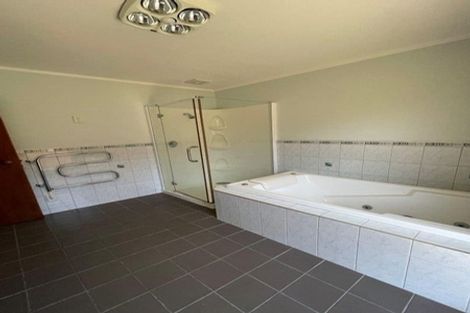 Photo of property in 31 Reflection Drive, West Harbour, Auckland, 0618