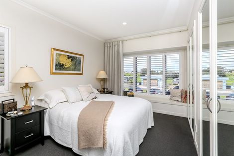 Photo of property in 2-6 Hamblyn Street, Strandon, New Plymouth, 4312