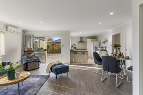 Photo of property in 2 Marlon Lane, East Tamaki, Auckland, 2016