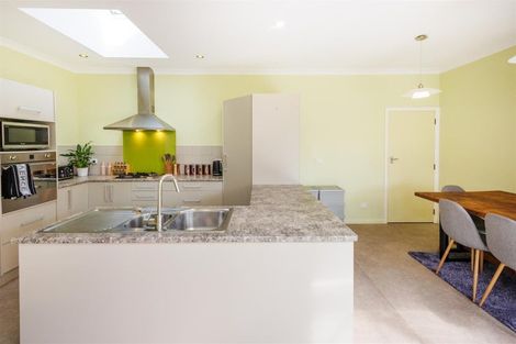 Photo of property in 10 William Street, Marton, 4710