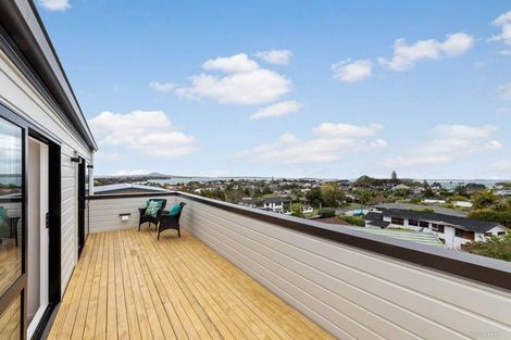 Photo of property in 10 Copperfield Terrace, Mellons Bay, Auckland, 2014