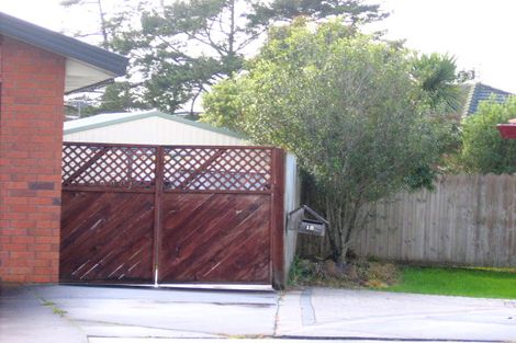 Photo of property in 18 Waylen Place, Burswood, Auckland, 2013