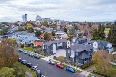 Photo of property in 2/7 Hibiscus Avenue, Hamilton Lake, Hamilton, 3204