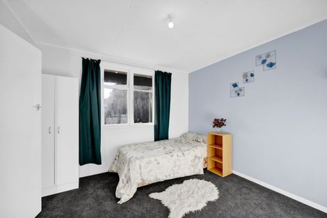 Photo of property in 2 Tawhiti Road, Hawera, 4610