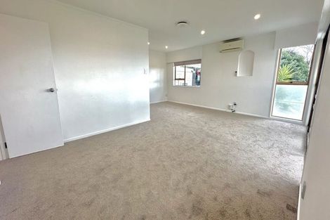 Photo of property in 1/166 Fisher Parade, Farm Cove, Auckland, 2012