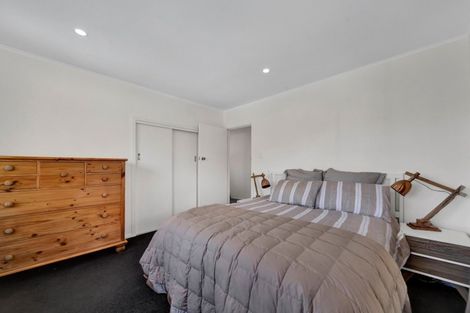 Photo of property in 27 Wairau Road, Oakura, 4314