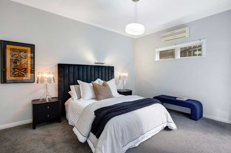 Photo of property in 15 Selwyn Terrace, Thorndon, Wellington, 6011