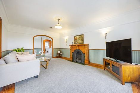 Photo of property in 17 Louise Place, Browns Bay, Auckland, 0630