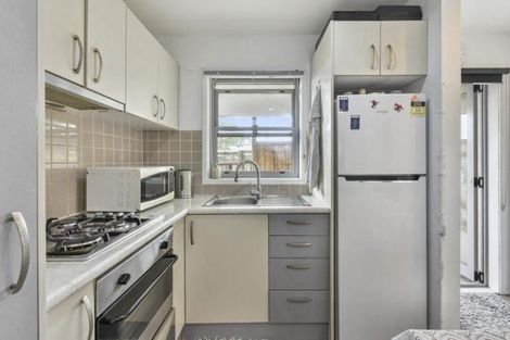 Photo of property in 2/33 Kenderdine Road, Papatoetoe, Auckland, 2025