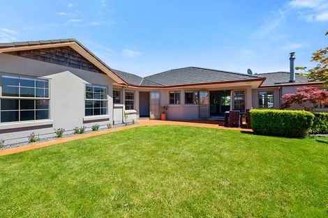 Photo of property in 11 Shelter Grove, Frankleigh Park, New Plymouth, 4310