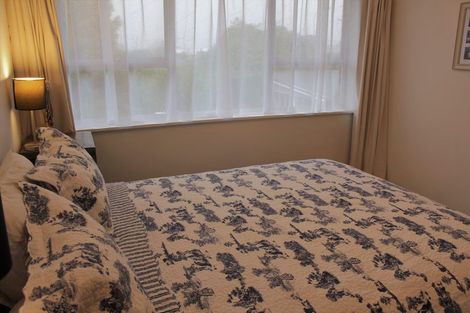 Photo of property in 2/1 Bodi Place, Te Atatu South, Auckland, 0610