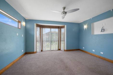 Photo of property in 10 Merewhira Road, Paremoremo, Albany, 0793