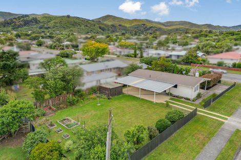 Photo of property in 76 Brandon Street, Featherston, 5710