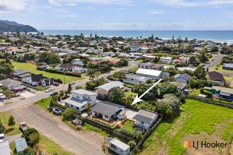 Photo of property in 68 The Crescent, Waihi Beach, 3611