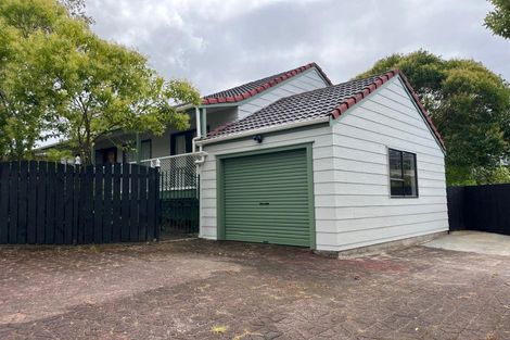 Photo of property in 3/8a Alma Street, Te Atatu South, Auckland, 0610