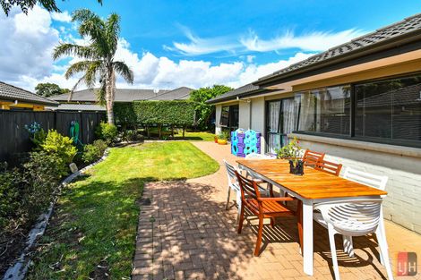Photo of property in 204 Wattle Farm Road, Wattle Downs, Auckland, 2103
