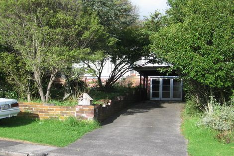 Photo of property in 21 Gill Avenue, Te Atatu Peninsula, Auckland, 0610