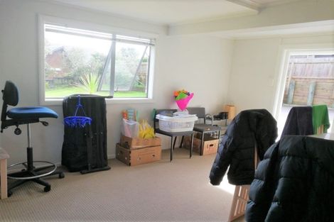 Photo of property in 11 William Souter Street, Forrest Hill, Auckland, 0620