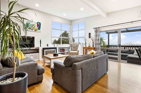 Photo of property in 45a Sunset Road, Totara Vale, Auckland, 0632