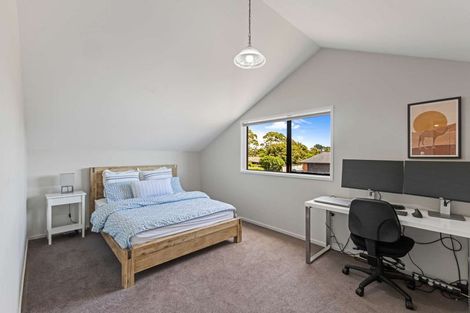 Photo of property in 58 Karina Road, Merrilands, New Plymouth, 4312