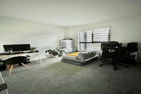 Photo of property in 98 Tarapuka Road, Westgate, Auckland, 0814