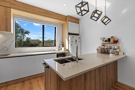 Photo of property in 2a Robin Lane, Browns Bay, Auckland, 0630