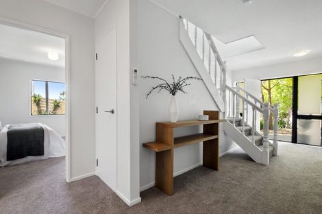 Photo of property in 1/20a Hauraki Road, Hauraki, Auckland, 0622