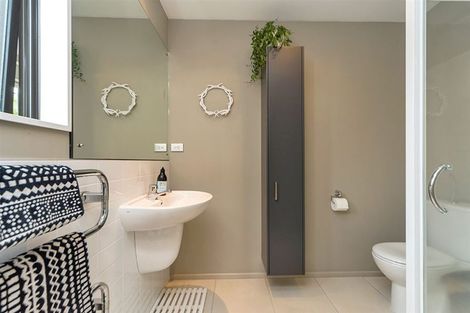 Photo of property in 40a Ngataringa Road, Devonport, Auckland, 0624