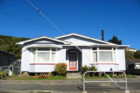 Photo of property in 2 Rochfort Street, Greymouth, 7805
