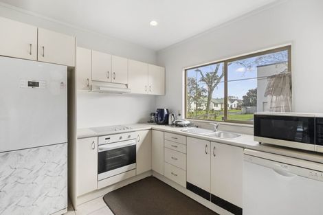 Photo of property in 1 Butia Avenue, Henderson, Auckland, 0612