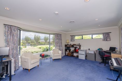 Photo of property in 10 Kenwyn Drive, Carterton, 5713