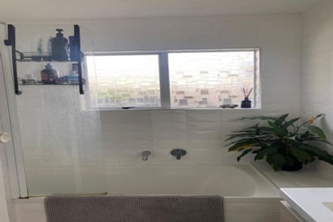 Photo of property in 21 Heaphy Street, Westown, New Plymouth, 4310