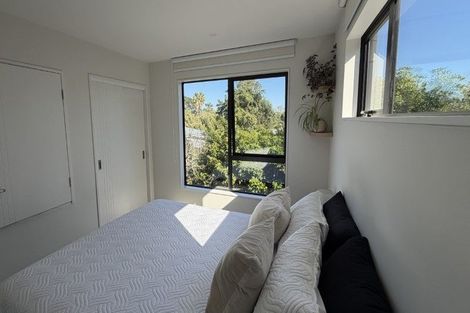 Photo of property in 4/47 Beach Road, Te Atatu Peninsula, Auckland, 0610
