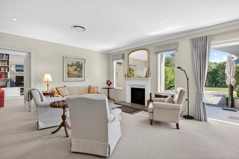 Photo of property in 10 Fairway Drive, Martinborough, 5711