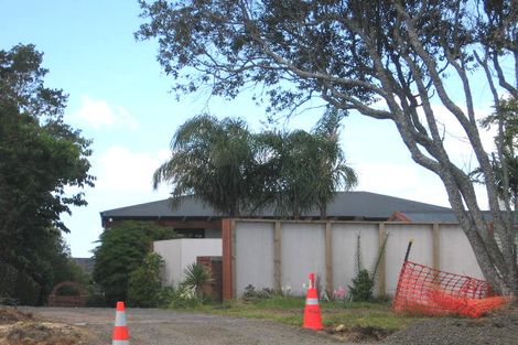 Photo of property in 2/467 Glenfield Road, Glenfield, Auckland, 0629