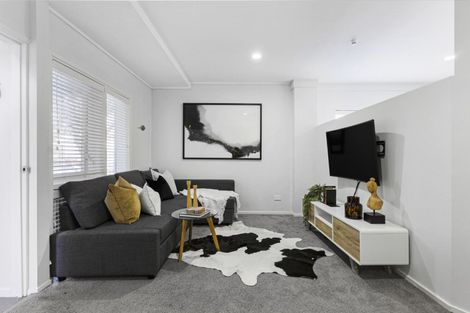 Photo of property in 13 Keldale Place, Forrest Hill, Auckland, 0620