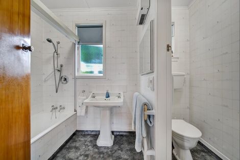 Photo of property in 14 Selwyn Street, Lower Vogeltown, New Plymouth, 4310