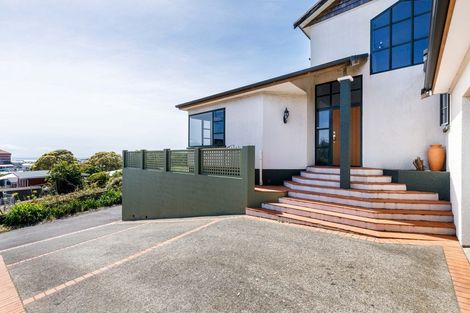 Photo of property in 87 Eliot Street, New Plymouth, 4310