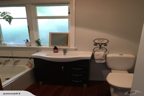 Photo of property in 19 Romney Square, Tawa, Wellington, 5028