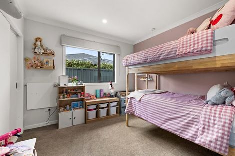 Photo of property in 25 Rakaia Way, Poraiti, Napier, 4112