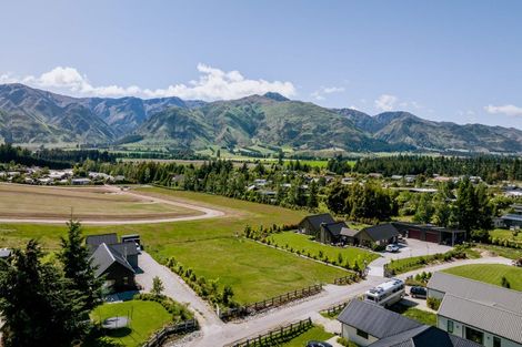 Photo of property in 13 Skylark Place, Lake Hawea, 9382