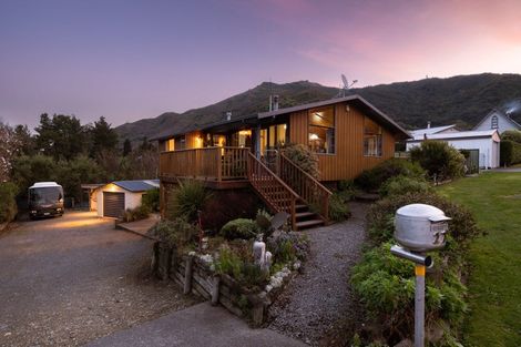 Photo of property in 27 Lawrence Street, Havelock, 7100