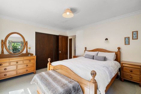 Photo of property in 7 Clivedon Place, Redwood, Christchurch, 8051