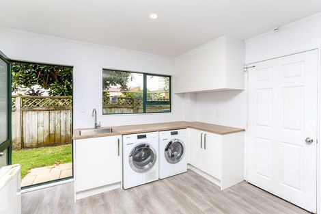 Photo of property in 9 Sandel Rise, Merrilands, New Plymouth, 4312