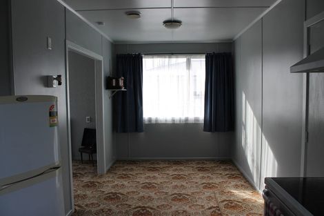 Photo of property in 18 Kilmarnock Street, Wallacetown, 9816