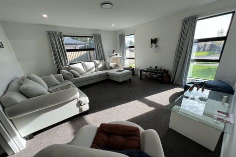 Photo of property in 14 Forge Close, Halswell, Christchurch, 8025