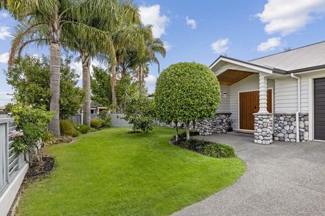 Photo of property in 2 Merlot Place, Rototuna, Hamilton, 3210