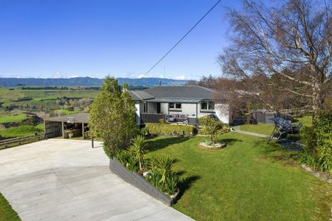Photo of property in 2850 Kimbolton Road, Kimbolton, Feilding, 4777